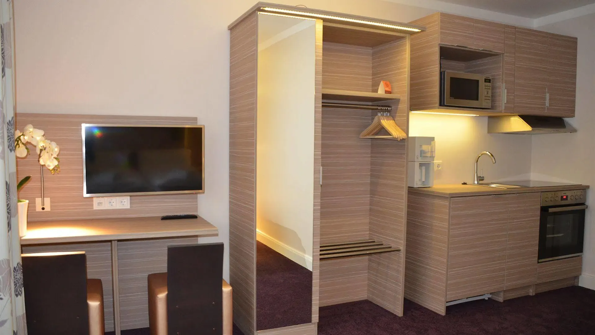 My Apartment Hotel Hamburg 3*,